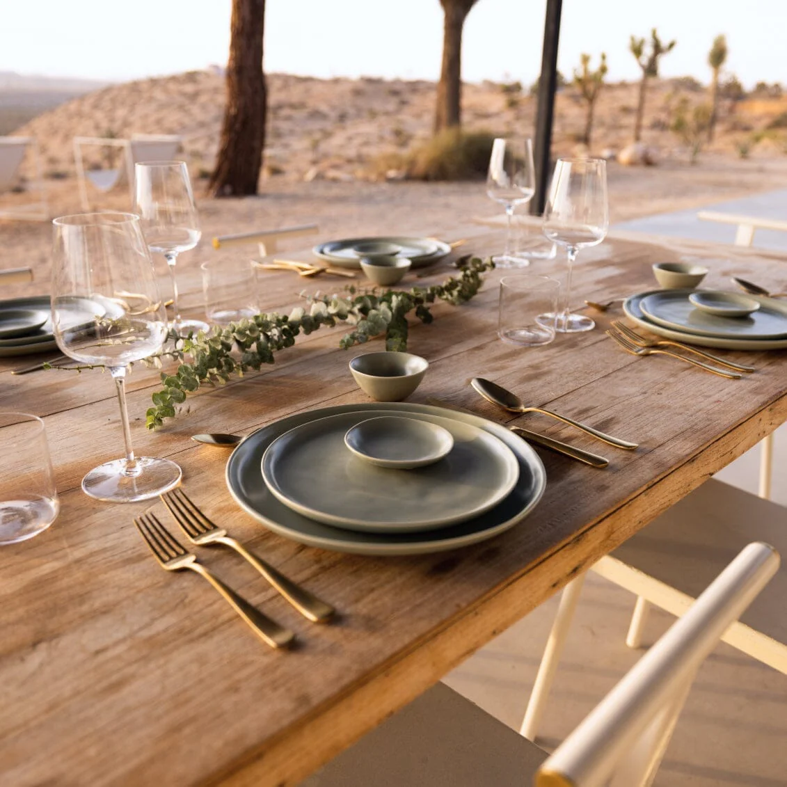 Dinner Plates - Image 15